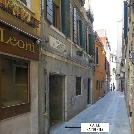 Calle Sacrestia 아파트 *